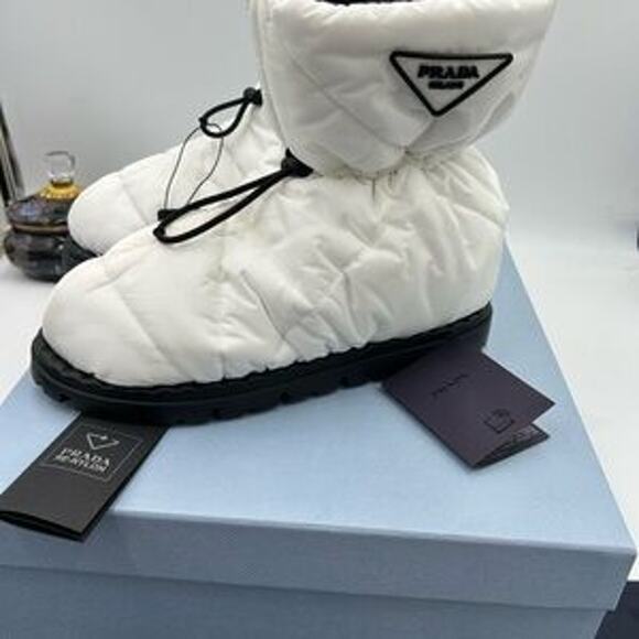 Women's Prada re-nylon quilted snow boots size 39 made in Italy - Picture 7 of 11